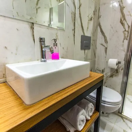 Apartman Holas *